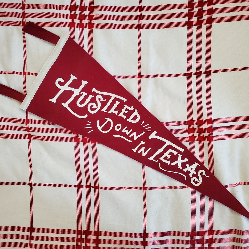 Discontinued Oxford Pennant "Hustled down in Texas"
